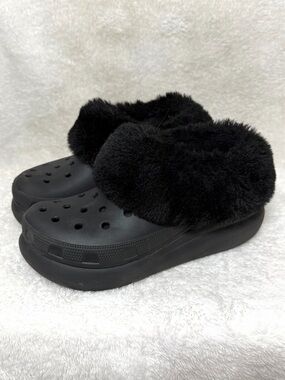 Crocs Furever Crush Clog in Black Platform Faux Fur Size 7